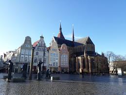 Rostock is near the baltic sea and to protect its fishing and access rights it actually annexed warnemünde, a port area to the north. Ein Tag In Rostock 7 Tipps Fur Einen Stadtetrip Travel2eat