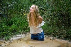 Star, Tied up in Real Quicksand - free video - UMD