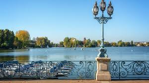 Photo Dans le Val-d'Oise la lutte contre la pollution du lac d'Enghien s ...