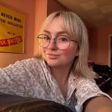 eileen toye (@eileebo)