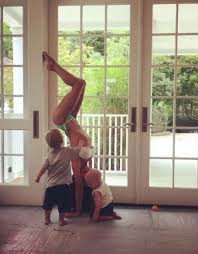 Jun 23, 2021 · alec and hilaria baldwin brought all six kids of their kids to the boss baby: Hilaria Baldwin Yoga In Allen Lebenslagen Gala De