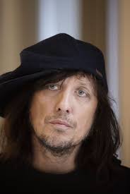 Solodebuterande Sami Yaffa bytte betongen i New York mot landsbygden i  Karislojo