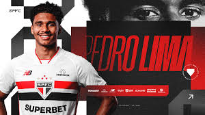 São Paulo acerta contratação de lateral que estava na Europa e já recebeu apelido de 'novo Cafu'