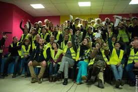 Les femmes gilets jaunes sont présentes au sein du mouvement social depuis ses débuts, mais les voilà qui organisent désormais leur propre rassemblement. Tendance Claire Du Npa Articles Gilets Jaunes