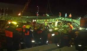 Kejadian terminal feri runtuh di pulau pinang pada tahun 1998. Video Tragedi Penyambung Susur Keluar Jambatan Ke 2 Pak Din