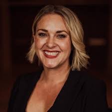 Shelley Berube's Instagram, Twitter & Facebook