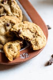 Keto gingerbread cookies are easy healthy almond flour gingerbread cookies without sugar. The Best Almond Flour Chocolate Chip Cookies Abra S Kitchen
