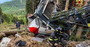 Bereits 1976 war es bei der cermisbahn zu einem schweren seilbahnunfall gekommen, als ein tragseil riss. H6jvxijr9sy8km