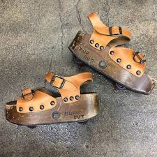 Rare Vintage 1970s Pop Out Skate Sandals Tan Leather Wood Platform Shoes Size 6 Roller Skate Sandals Retro Wheelie Roller Shoes Wood Platform Shoes Gogo Dancer