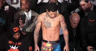Did davis punch himself out during the eighth round? Tank Davis Makes Weight At 134 8 On Second Attempt Boxing News 24