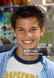 2 963 photos et images haute résolution de Taylor Ortega