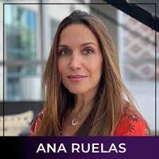 Lisa Ladewig's Instagram, Twitter & Facebook