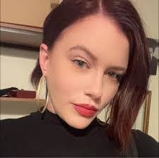 Kim Mandel's Instagram, Twitter & Facebook