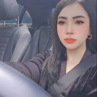 Rose Arp's Instagram, Twitter & Facebook