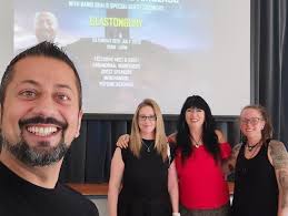 Thanks to everyone who came to see me today. It was wonderful to meet you  all. Emma, Helen, and Kate all thought you were lovely 😀👻👻