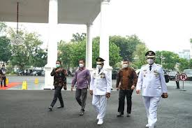 © indriyani astuti surat keputusan pengunduran diri zainal masih dalam proses. Presiden Jokowi Melantik Zainal Arifin Paliwang Dan Yansen Tp Nusa Daily