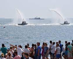 Ziua marinei române a fost aniversată pentru prima dată, cu mare fast, la constanţa, la data de 15 august 1902. Ziua Marinei Romane Va Fi MarcatÄƒ In Sapte Orase Europa Fm