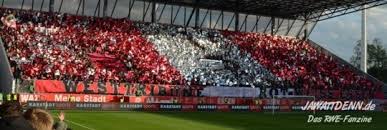 Rot weiss essen hooligans randale platzsturm 08.02.2015 preussen münster vs. Rot Weiss Essen Msv Duisburg 08 04 2014