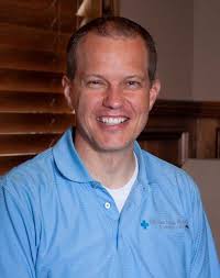 Dustin Kelly's Instagram, Twitter & Facebook