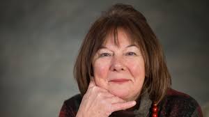 Clare Hunter, artista textil: “Podemos ver la costura como una especie de  terapia creativa en un mundo en el que predomina la ansiedad”