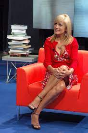In questo docufilm realizzato dal marito nanni delbecchi con la collaborazione di vito oliva e chiara salvo con la voce narrante di lella costa, è lei stessa a ricevere gli amici a. Citylightsnews Alessandra Appiano Inaugura Le Cene Con Autore Da Giancarlo Morelli