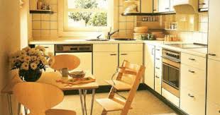 There is an extensive selection of designs, colours and kitchen materials: The Retro Decorator 80s Kitchen 80s Kitchen Retro Kitchen Kitchen Interior