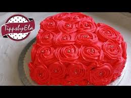 Er ist so außergewöhnlich, dass man davon noch länger sprechen dürfte. Muttertagstorte Rosen Torte Herztorte Valentinstag Torte Sahne Torte Selber Machen Anleitung Youtube Herztorte Valentinstag Torte Muttertagstorte