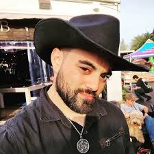 If Horner has a wife or gf and kids, you damn well know he beats them.