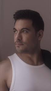 Así o más guapo ? #CarlosRivera #PerchaMagazine #tiktokcarlosrivera