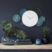 Horloge Decor En Metal Bleu Maisons Du Monde Horloge Decor Horloge Deco Horloge