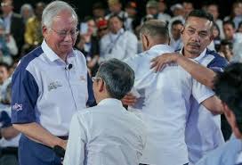 Mat over, msian national slapper, pic credit fmt. David Teo Dan Mat Over Berdamai Di Hadapan Khalayak Ramai Daily Rakyat