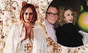 See the easy way to lose weight. Alan Carr Claims Adele Felt Like Jennifer Lopez When She Planned His Wedding Daily Mail Online
