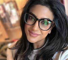 Thank you to Shawn from Cohen's Fashion Optical for helping me pick out a  new pair of eyeglasses! 🤓 Can't wait to wear them at work!