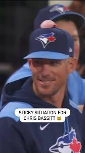 Chris Bassitt discovers a “sweet” new look 🍬