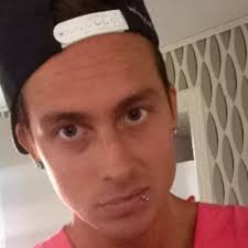 Kim Lundgren (@NevamiZ)