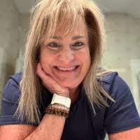 Cindy Arakaki's Instagram, Twitter & Facebook