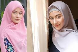 Beberapa judul sinetron sampai film layar lebar pernah dibintangi artis yang memakai hijab itu. 10 Potret Manis Betari Ayu Artis Muda Yang Auranya Bikin Hati Adem