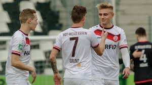 Aber ein paar technische details reklamiere­n sie in leverkusen schon für sich, havertz ist ihr spieler, sie haben sein genie erkannt und gepflegt. Harenbrock Wir Mussen Uns Auch Vor Bayer Nicht Verstecken Dfb Deutscher Fussball Bund E V