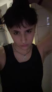 Daisy Taylor Singing