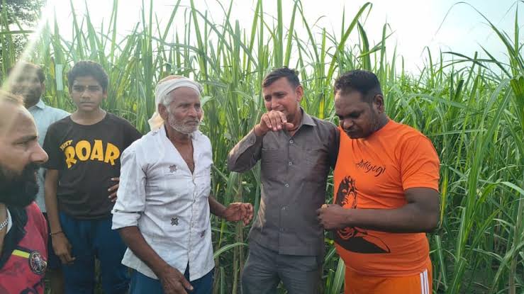 Up:'कुत्ते मेरे दादा को खा रहे हैं, उन्हें बचा लो', बेबस पोते की चीखें;  इशांत की चीखों से सिहर उठा पूरा गांव - Helpless Grandson Scream Dogs Are  Eating My Grandfather Save