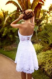Robe De Mariee Sur Mesure Lyon Ludivine Guillot Robe Mariee Courte Dentelle Bustier Str Robe De Mariee Robe De Mariee Courte Idees Vestimentaires