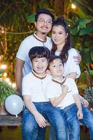 Hứa minh đạt là một trong những cây hài đình đám tham gia nhiều vở kịch, chương trình. Há»©a Minh Ä'áº¡t Ä'Äƒng áº£nh Ä'á»™c Láº¡ Cá»§a Lam Vá»¹ Dáº¡ Thuá»Ÿ Be