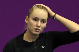 Get the latest player stats on elena rybakina including her videos, highlights, and more at the official women's tennis association website. Pervaya Raketka Kazahstana Elena Rybakina Snyalas S Turnira V Dohe