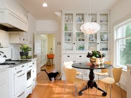 9 ideas for that spare wall in the kitchen