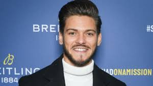 Rayane bensetti was born in france on friday, april 9, 1993 (millennials generation). Rayane Bensetti Melancholy Since His Break With Denitsa Ikonomova This Video That Says It All The Saxon