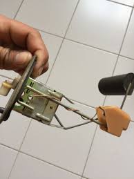 Pam minyak dan salur minyak akan jadi sangat panas ketika cuaca panas dan inilah punca berlaku vapor lock pada kereta lama. Pelampung Tangki Minyak Wira Auto Accessories On Carousell