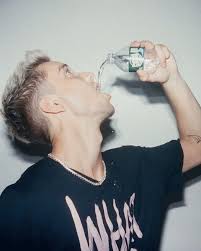 Spookyshay On Instagram Drink More Water En 2020 Dani