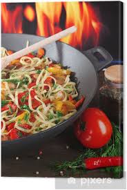 Votre adresse de messagerie ne sera pas publiée. Tableau Sur Toile Nouilles Avec Des Legumes Sur Un Plat Wok Sur Fond D Incendie Pixers Nous Vivons Pour Changer