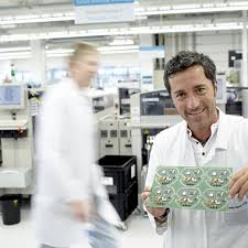 400 von ihnen arbeiten am stammsitz in nesselwang (deutschland), wo unsere produkte entwickelt und hergestellt werden. Endress Hauser Deutschland Als Arbeitgeber Gehalt Karriere Benefits Kununu