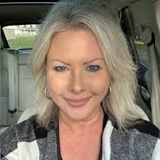 Melanie Chesser's Instagram, Twitter & Facebook